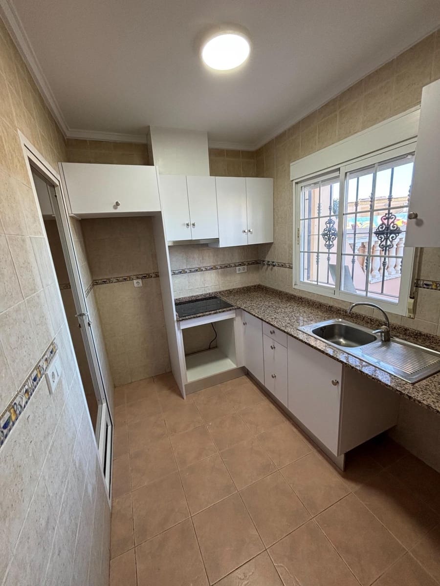 2 quarto Moradia em Banda para venda em El Limonar com piscina - 175 000 € (Ref: 9936559)