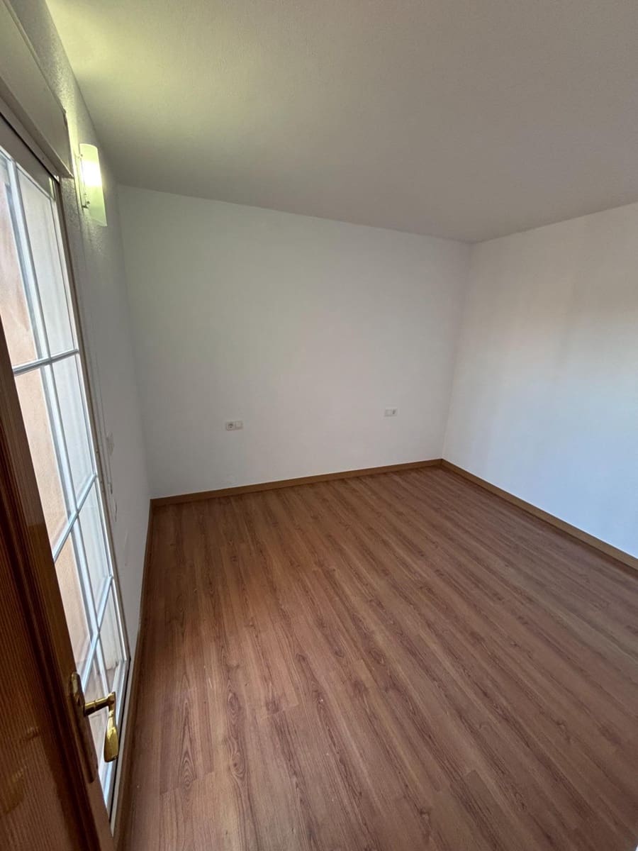 2 quarto Moradia em Banda para venda em El Limonar com piscina - 175 000 € (Ref: 9936559)
