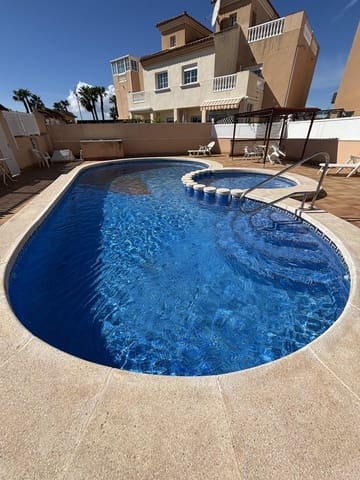 2 quarto Moradia em Banda para venda em El Limonar, Torrevieja com piscina - 175 000 € (Ref: 9936559)