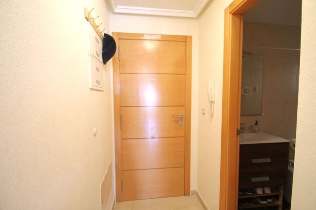 2 bedroom Apartment for sale in Torrevieja - € 129,000 (Ref: 9938370)
