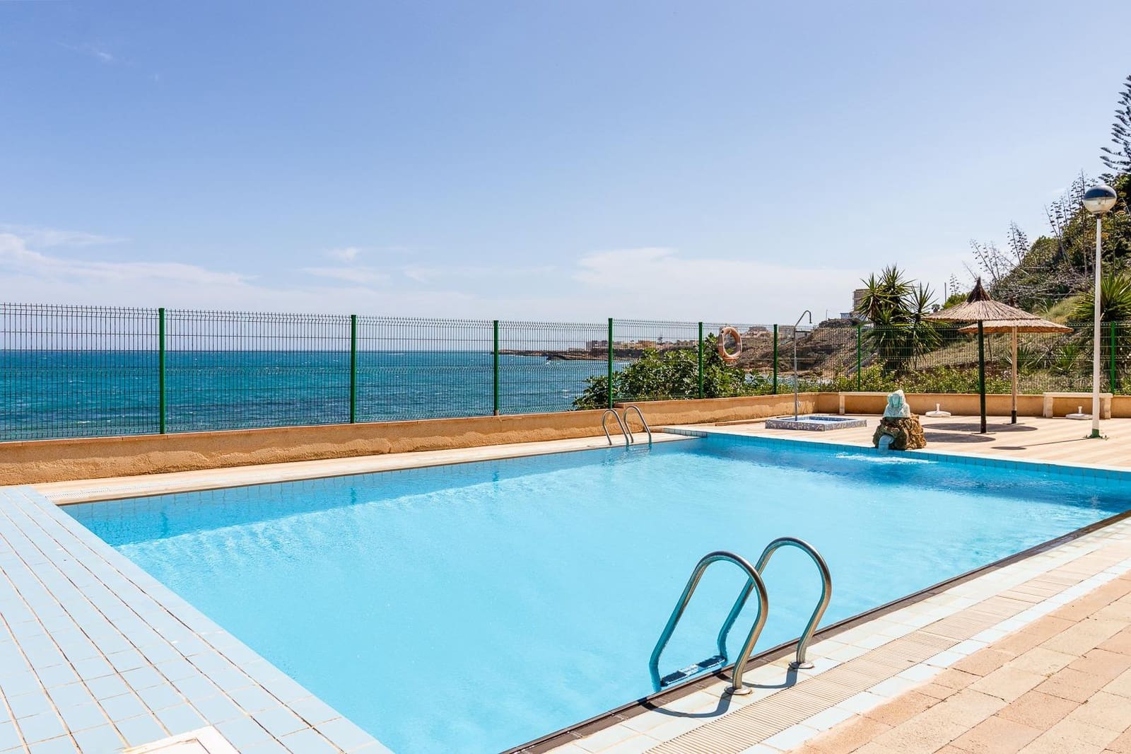 2 soverom Penthouse til salgs i Cabo Cervera med svømmebasseng - € 239 990 (Ref: 9945911)