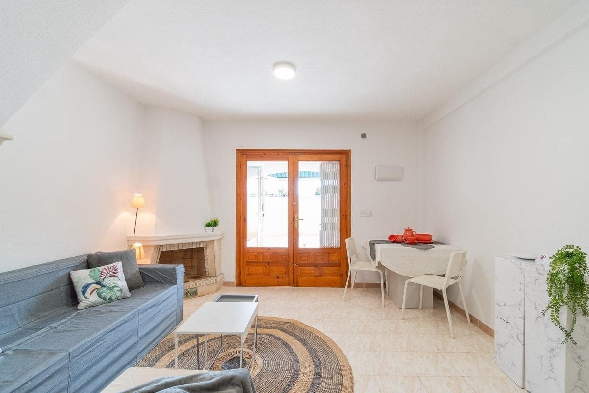 2 bedroom Terraced Villa for sale in Torrevieja with pool - € 139,000 (Ref: 9948102)