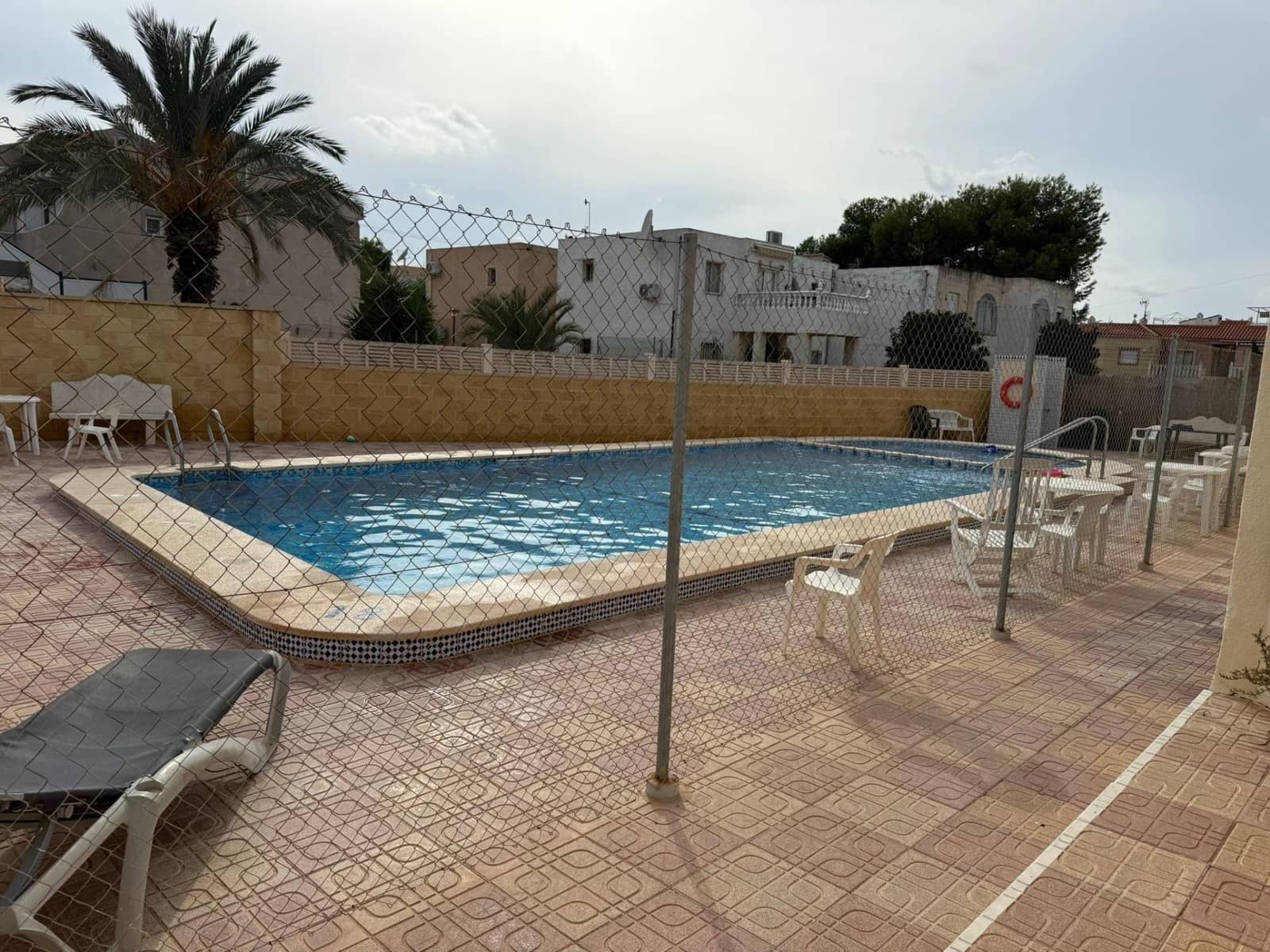 2 bedroom Terraced Villa for sale in Torrevieja with pool - € 139,000 (Ref: 9948102)