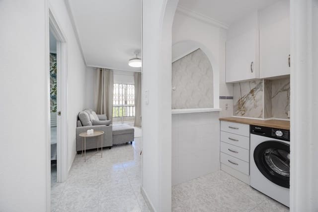 2 bedroom Apartment for sale in Avenida Habaneras - Curva de Palangre, Torrevieja with pool - € 155,000 (Ref: 9948103)