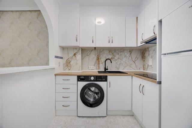 2 bedroom Apartment for sale in Avenida Habaneras - Curva de Palangre, Torrevieja with pool - € 155,000 (Ref: 9948103)