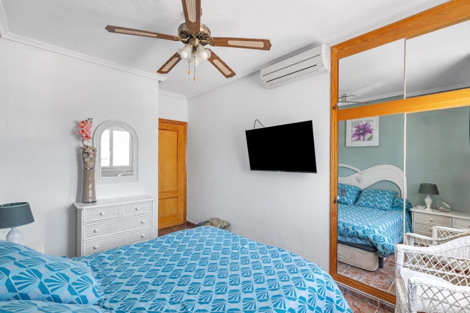 2 bedroom Bungalow for sale in Guardamar del Segura with pool - € 159,990 (Ref: 9948104)