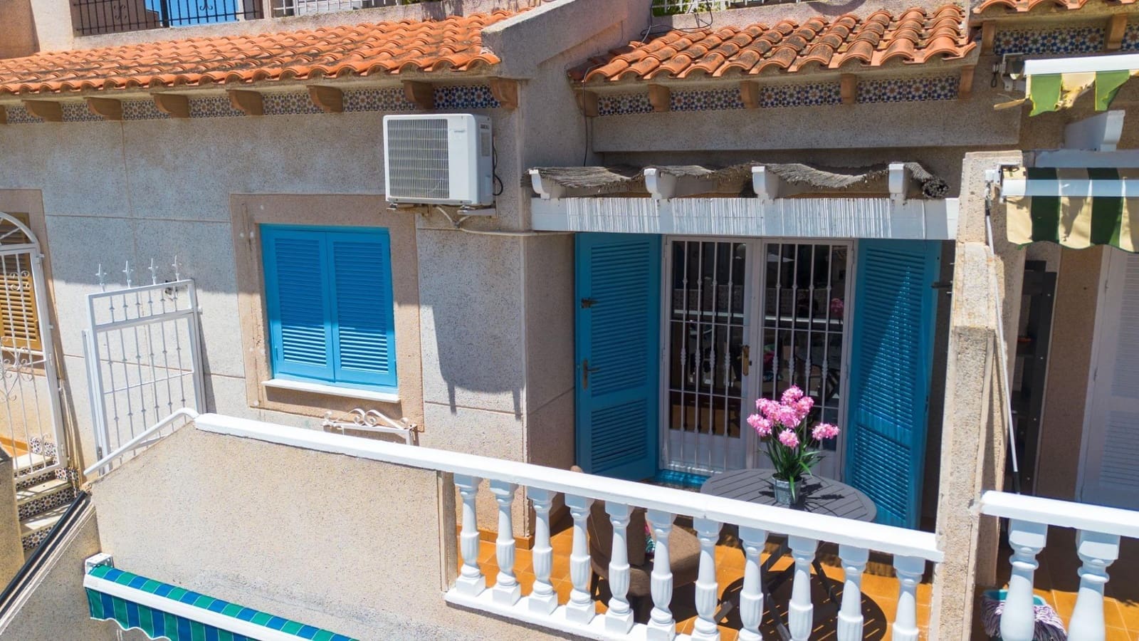 2 bedroom Bungalow for sale in Guardamar del Segura with pool - € 159,990 (Ref: 9948104)