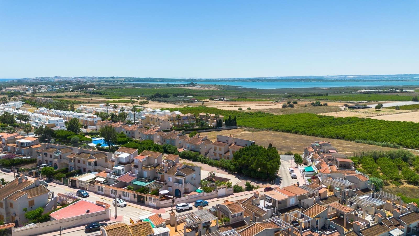 2 bedroom Bungalow for sale in Guardamar del Segura with pool - € 159,990 (Ref: 9948104)