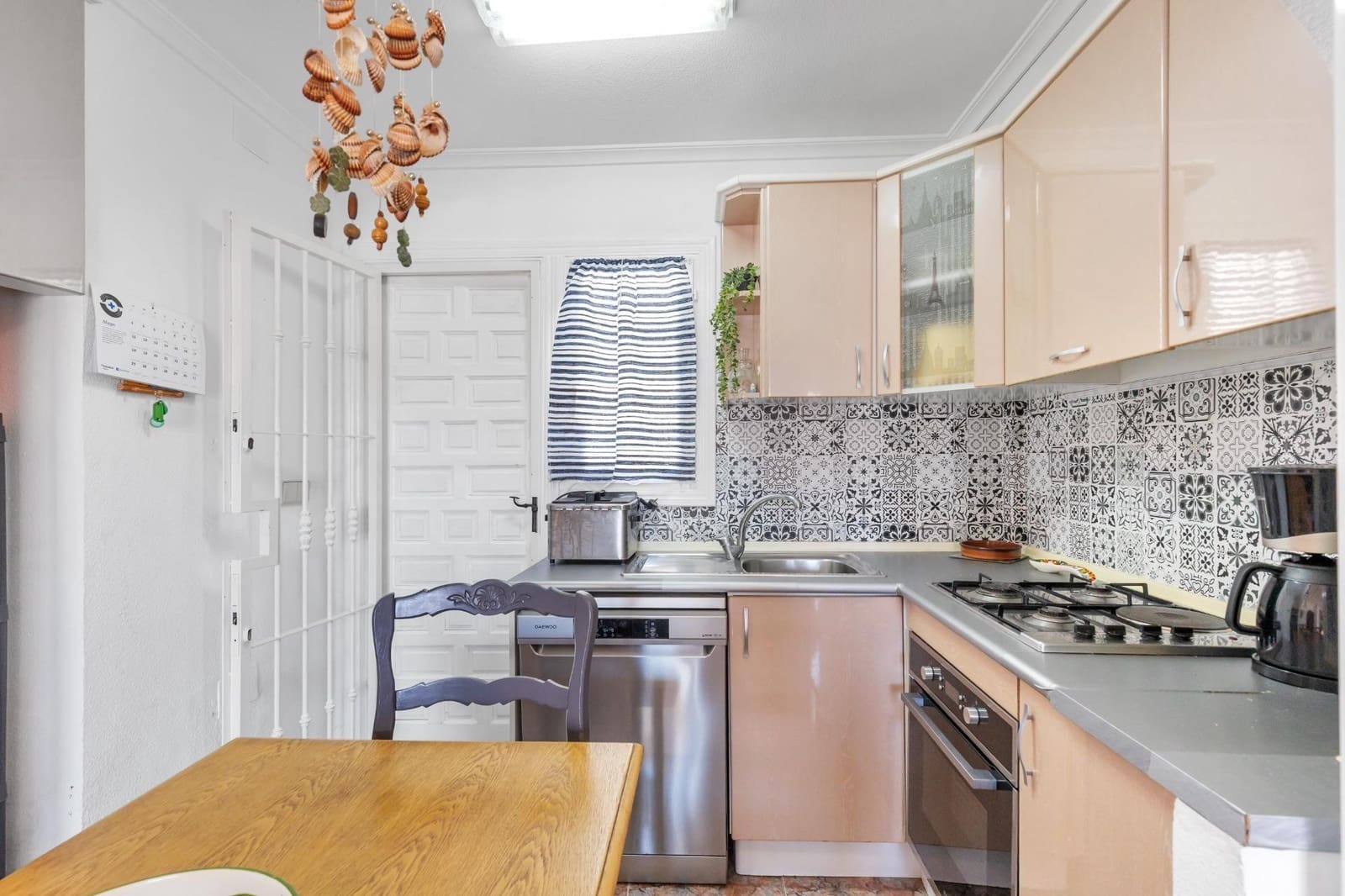 2 bedroom Bungalow for sale in Guardamar del Segura with pool - € 159,990 (Ref: 9948104)