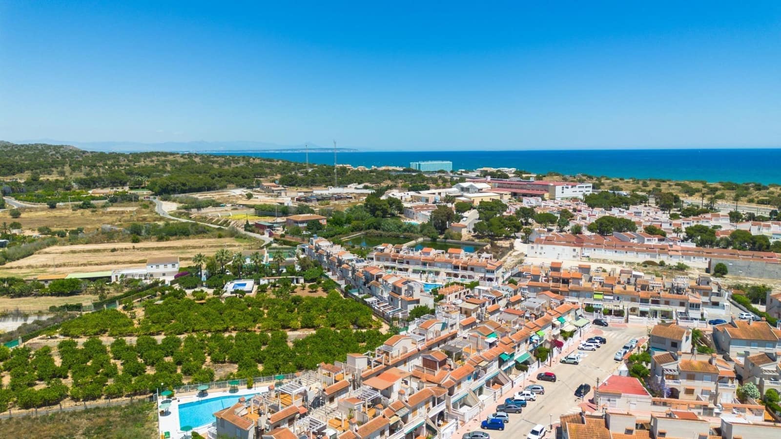 2 bedroom Bungalow for sale in Guardamar del Segura with pool - € 159,990 (Ref: 9948104)