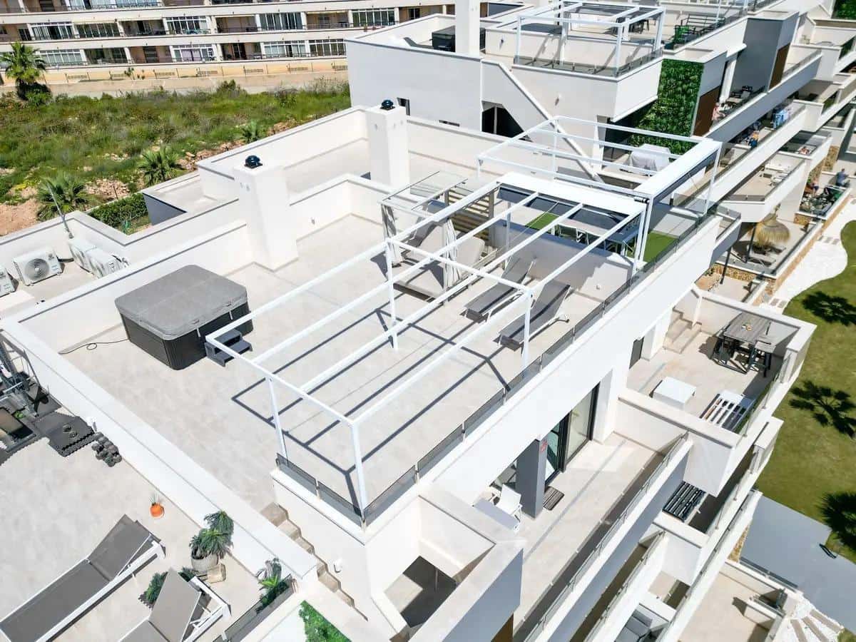 2 Zimmer Penthouse zu verkaufen in Orihuela Costa mit Pool - 489.000 € (Ref: 9948105)