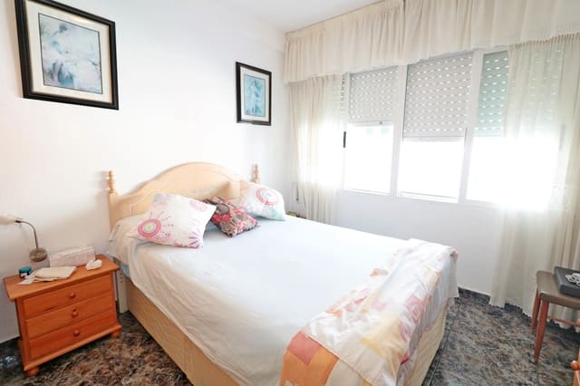 4 bedroom Terraced Villa for sale in Paraje Natural, Torrevieja with pool - € 189,000 (Ref: 9952784)