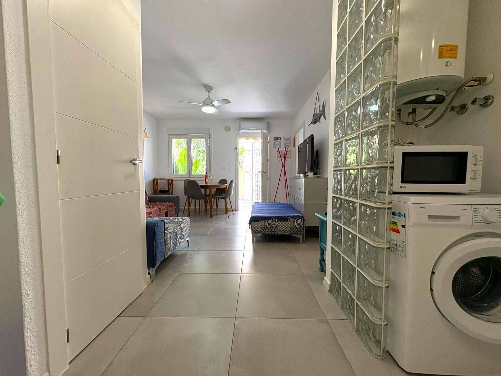 2 soveværelse Rækkehus til salg i Torrevieja med swimmingpool - € 157.000 (Ref: 9952785)