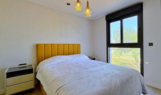 2 soveværelse Bungalow til salg i Punta Prima, Orihuela med swimmingpool - € 379.000 (Ref: 9954388)