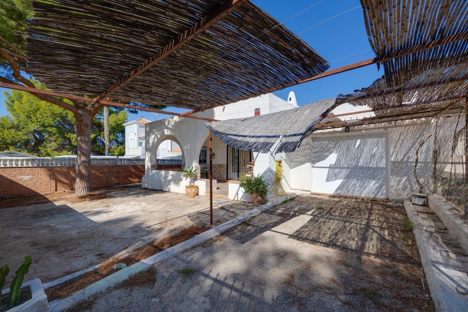 3 slaapkamer Villa te koop in Torrevieja - € 320.000 (Ref: 9959953)