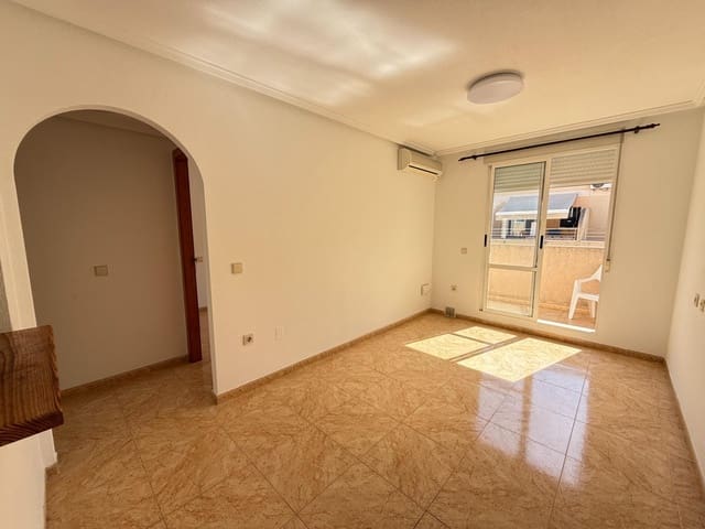 2 soverom Penthouse til salgs i Centro, Torrevieja med svømmebasseng - € 136 500 (Ref: 9983135)