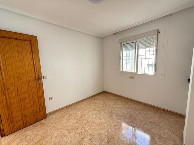 2 soverom Penthouse til salgs i Centro, Torrevieja med svømmebasseng - € 136 500 (Ref: 9983135)