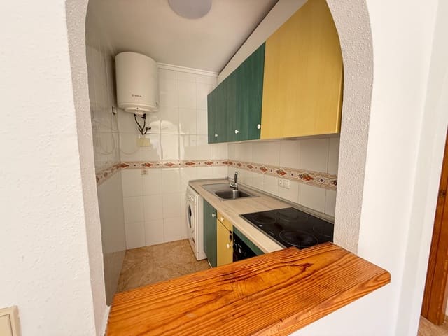 2 soverom Penthouse til salgs i Centro, Torrevieja med svømmebasseng - € 136 500 (Ref: 9983135)