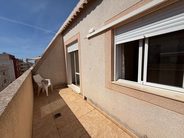 2 soverom Penthouse til salgs i Centro, Torrevieja med svømmebasseng - € 136 500 (Ref: 9983135)