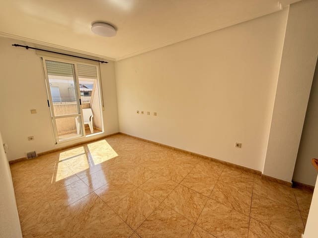 2 soverom Penthouse til salgs i Centro, Torrevieja med svømmebasseng - € 136 500 (Ref: 9983135)