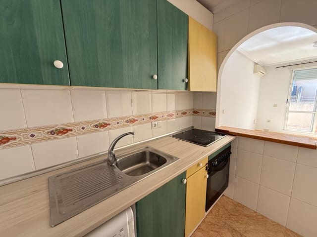 2 soverom Penthouse til salgs i Centro, Torrevieja med svømmebasseng - € 136 500 (Ref: 9983135)
