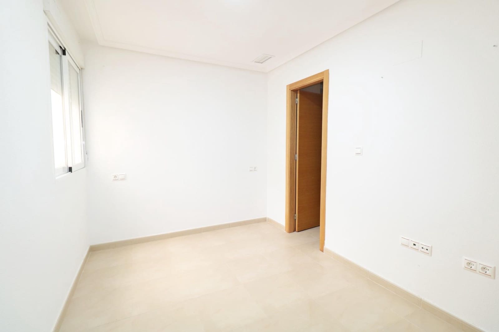 4 soverom Leilighet til salgs i Torrevieja - € 169 000 (Ref: 9983136)