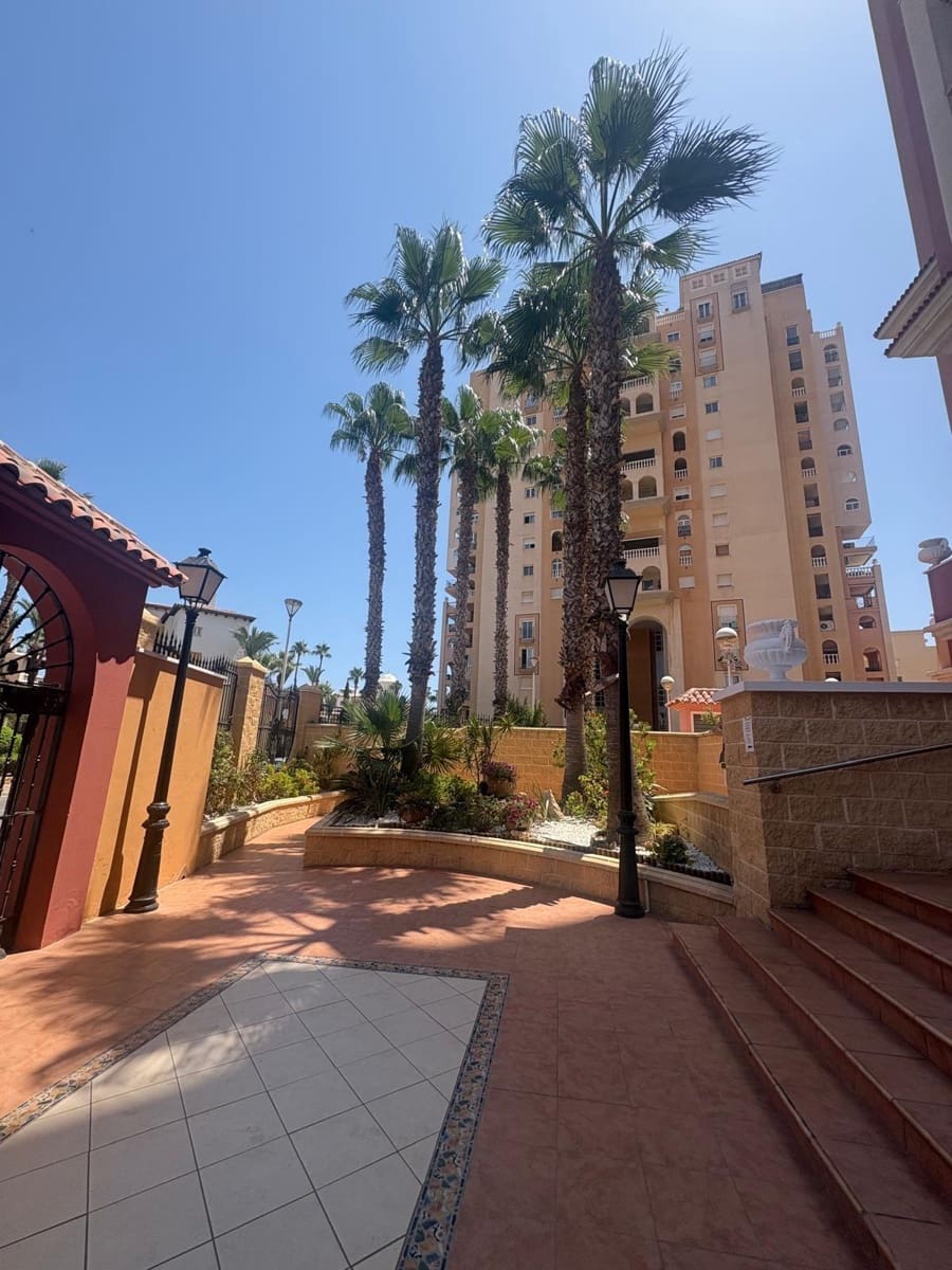 3 Zimmer Apartment zu verkaufen in Torrevieja mit Pool - 329.000 € (Ref: 9994404)