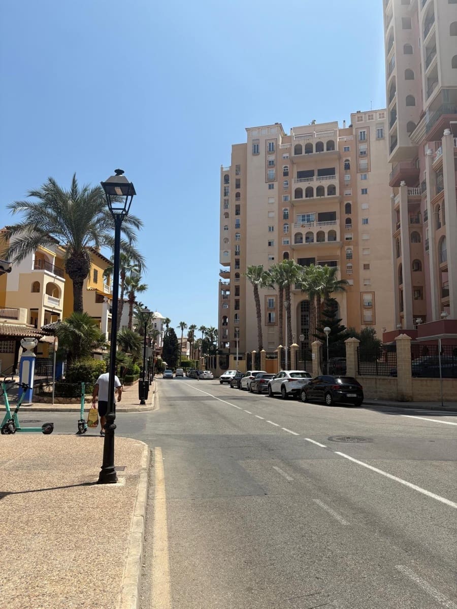 3 Zimmer Apartment zu verkaufen in Torrevieja mit Pool - 329.000 € (Ref: 9994404)