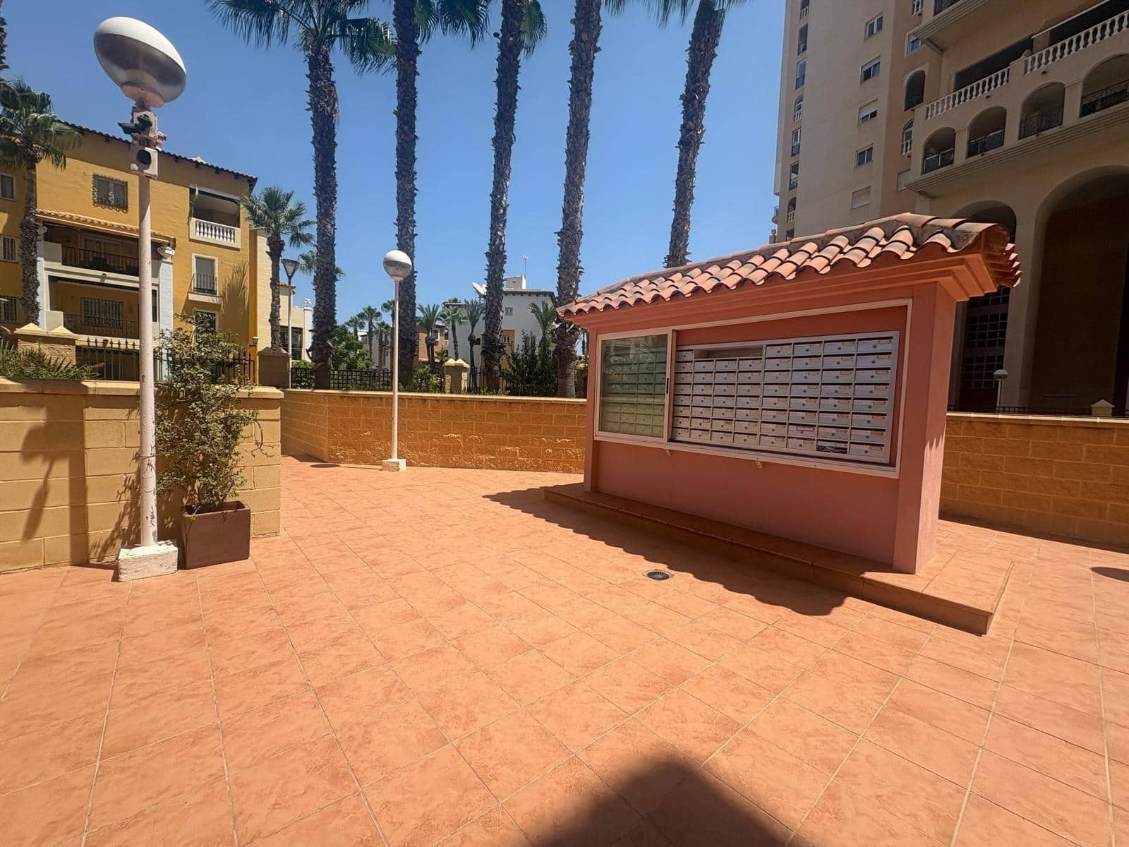 3 Zimmer Apartment zu verkaufen in Torrevieja mit Pool - 329.000 € (Ref: 9994404)