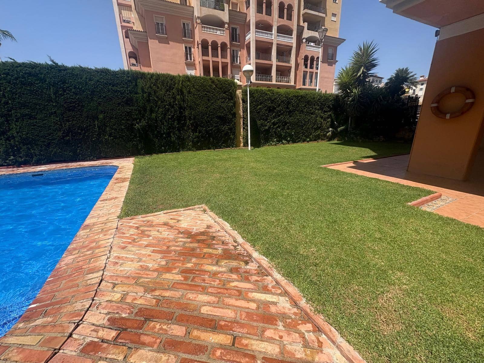 3 Zimmer Apartment zu verkaufen in Torrevieja mit Pool - 329.000 € (Ref: 9994404)