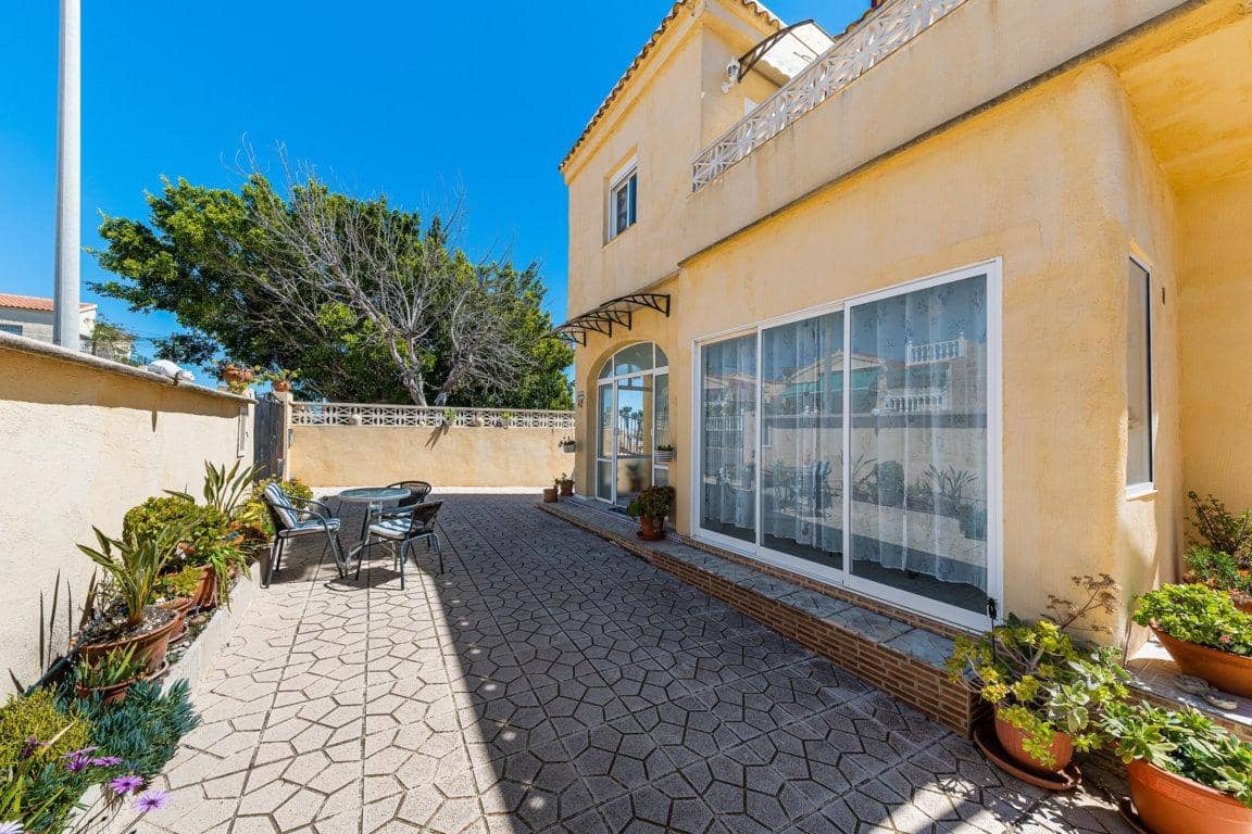 4 Zimmer Villa zu verkaufen in San Fulgencio - 239.900 € (Ref: 9998933)