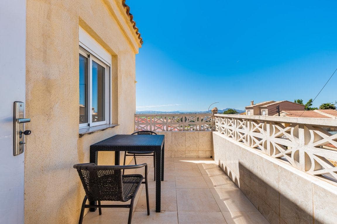 4 Zimmer Villa zu verkaufen in San Fulgencio - 239.900 € (Ref: 9998933)