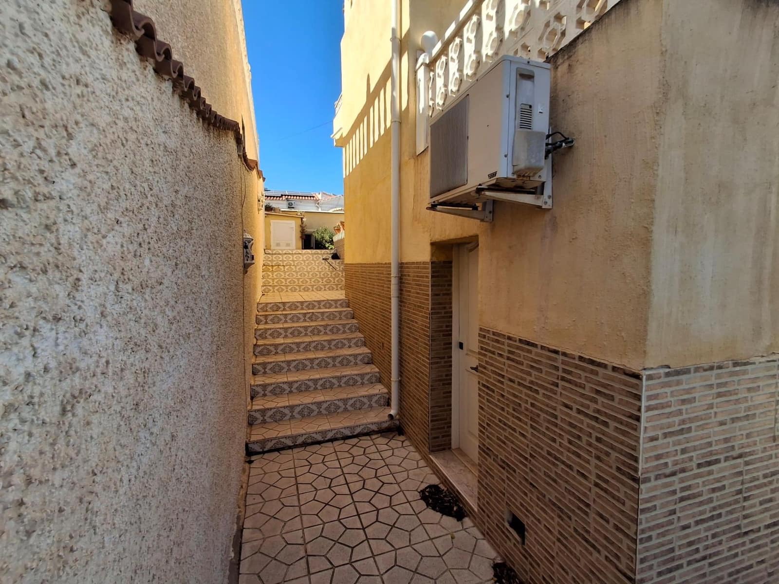 4 Zimmer Villa zu verkaufen in San Fulgencio - 239.900 € (Ref: 9998933)