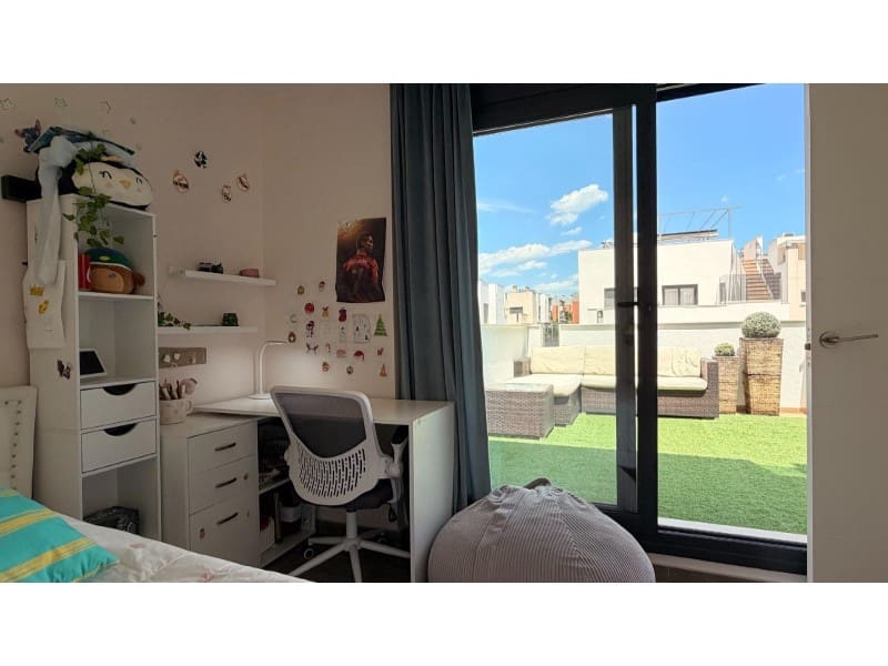 5 soveværelse Villa til salg i Torrevieja med swimmingpool - € 558.900 (Ref: 10000149)