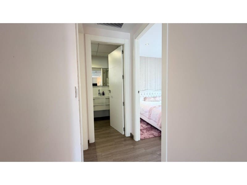 5 soveværelse Villa til salg i Torrevieja med swimmingpool - € 558.900 (Ref: 10000149)