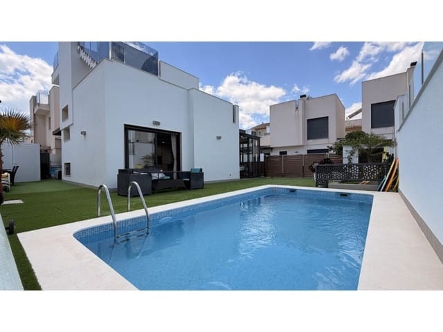 5 soveværelse Villa til salg i Parque Acuático - Sector 25, Torrevieja med swimmingpool - € 558.900 (Ref: 10000149)