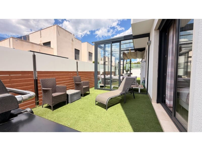 5 soveværelse Villa til salg i Torrevieja med swimmingpool - € 558.900 (Ref: 10000149)