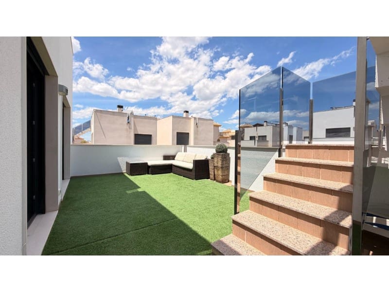 5 soveværelse Villa til salg i Torrevieja med swimmingpool - € 558.900 (Ref: 10000149)