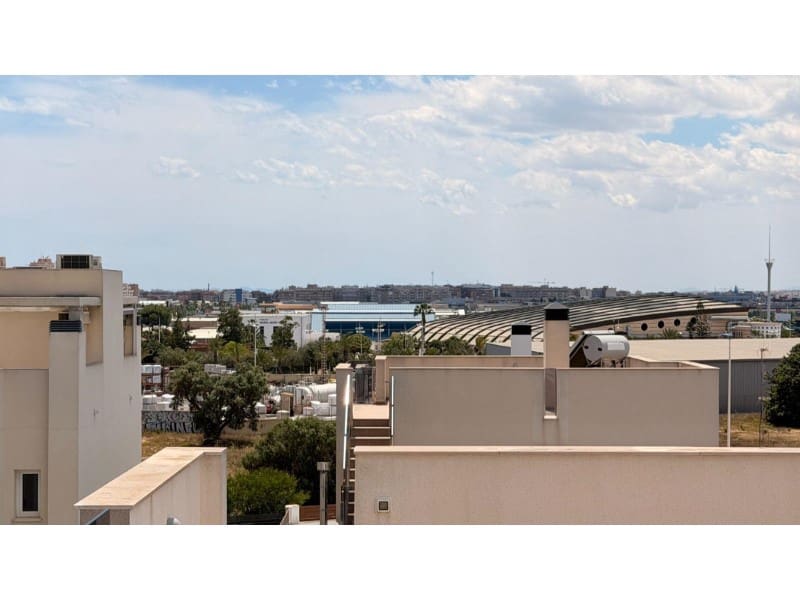 5 soveværelse Villa til salg i Torrevieja med swimmingpool - € 558.900 (Ref: 10000149)