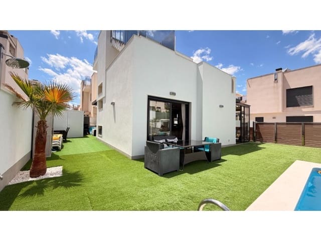 5 soveværelse Villa til salg i Parque Acuático - Sector 25, Torrevieja med swimmingpool - € 558.900 (Ref: 10000149)