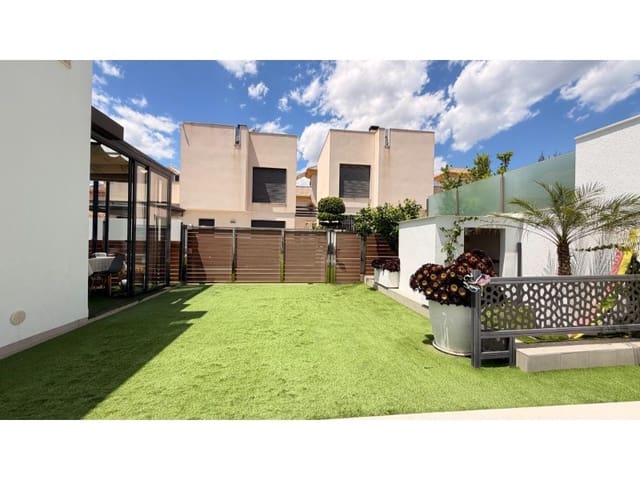 5 soveværelse Villa til salg i Parque Acuático - Sector 25, Torrevieja med swimmingpool - € 558.900 (Ref: 10000149)