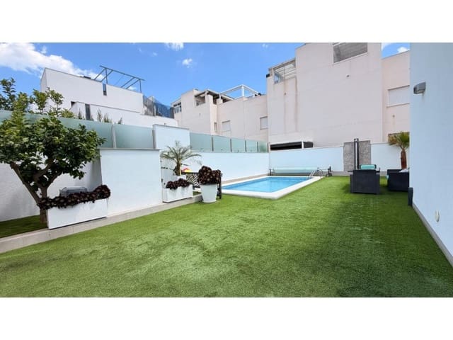 5 soveværelse Villa til salg i Parque Acuático - Sector 25, Torrevieja med swimmingpool - € 558.900 (Ref: 10000149)
