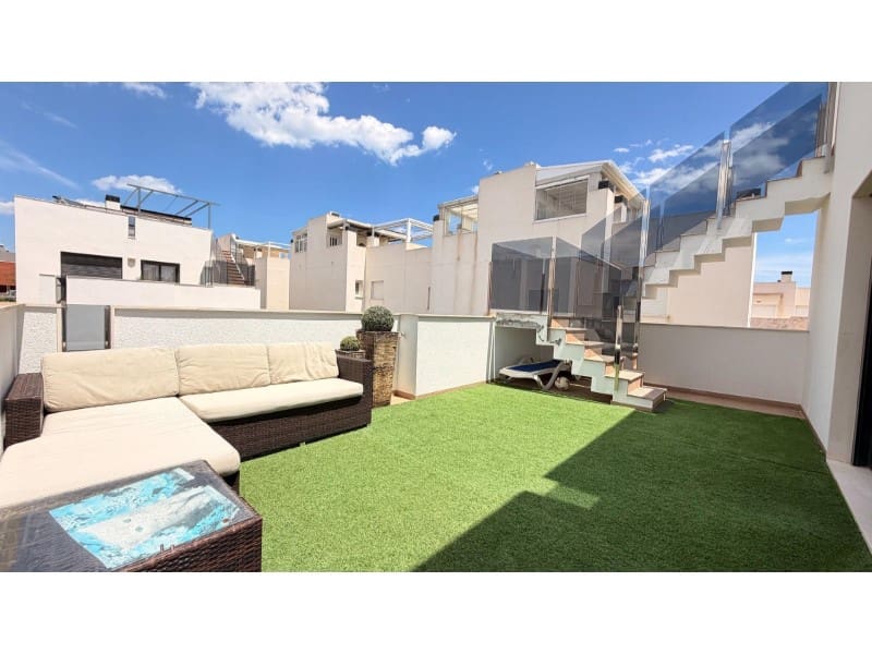 5 soveværelse Villa til salg i Torrevieja med swimmingpool - € 558.900 (Ref: 10000149)