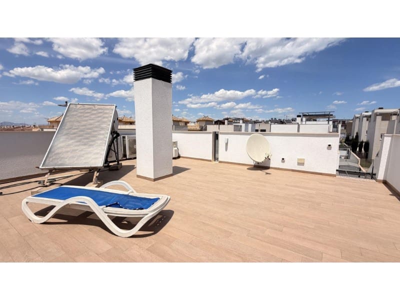 5 soveværelse Villa til salg i Torrevieja med swimmingpool - € 558.900 (Ref: 10000149)