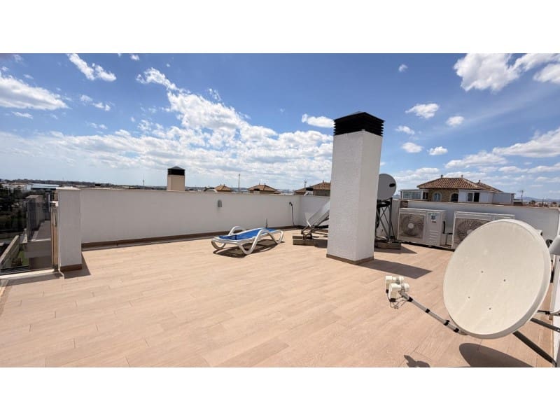 5 soveværelse Villa til salg i Torrevieja med swimmingpool - € 558.900 (Ref: 10000149)