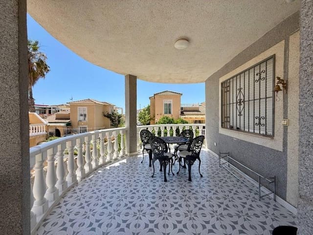 4 sypialnia Willa na sprzedaż w Los Balcones - Los Altos, Orihuela z garażem - 359 000 € (Ref: 10000150)