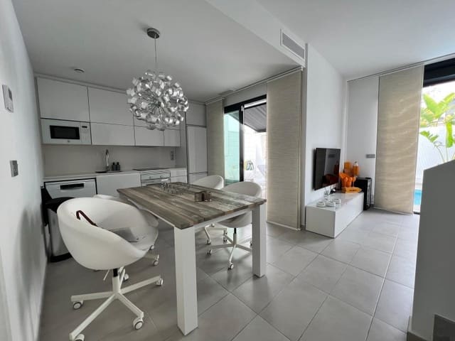 3 soveværelse Villa til salg i Villamartín - Las Filipinas, Orihuela med swimmingpool - € 395.000 (Ref: 10000152)