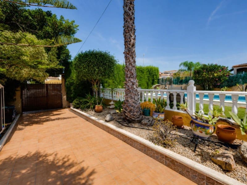 3 soverom Villa til salgs i San Fulgencio med svømmebasseng garasje - € 399 000 (Ref: 10000154)
