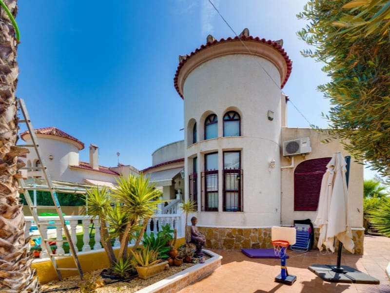 3 soverom Villa til salgs i San Fulgencio med svømmebasseng garasje - € 399 000 (Ref: 10000154)