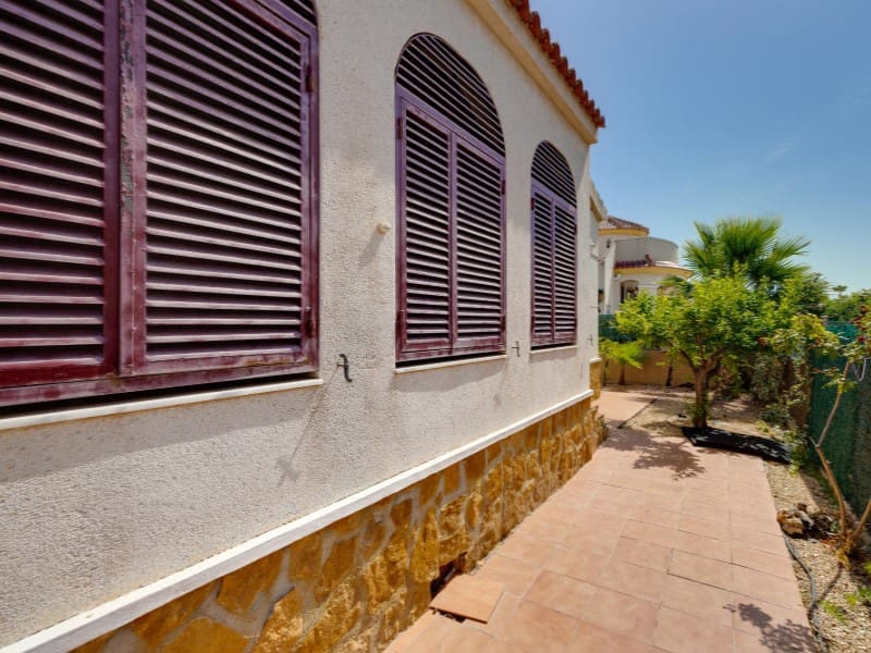 3 soverom Villa til salgs i San Fulgencio med svømmebasseng garasje - € 399 000 (Ref: 10000154)